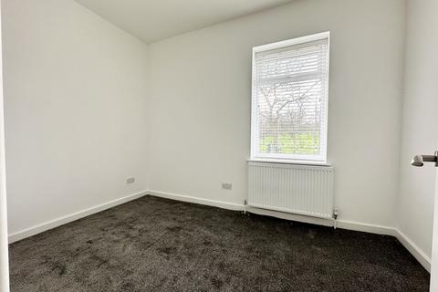 4 bedroom terraced house to rent, Doncaster Road,Barnsley, S70