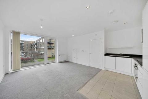 2 bedroom flat for sale, Hickman Avenue, Highams Park, E4