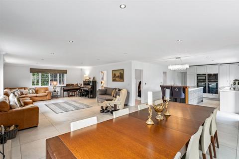 The Brambles Wickham Bishops Road, Hatfield Peverel, Chelmsford, CM3 2JL