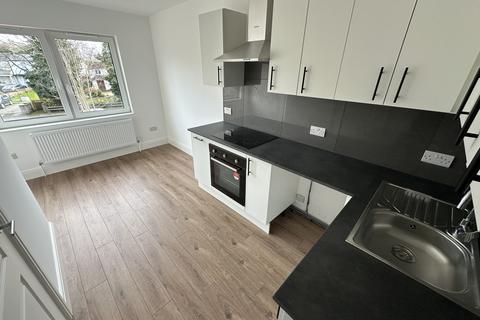 3 bedroom flat to rent, Ealing Road, Northolt UB5
