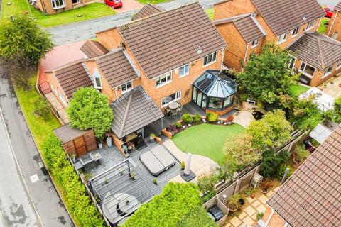 6 bedroom detached house for sale - Hill Top Grove, Tingley
