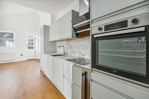 2 bedroom flat for sale, Fulham Palace Road, Bishops Park, London