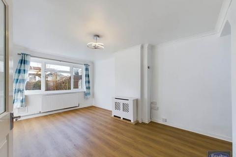 3 bedroom house to rent, Crouch Croft, London,