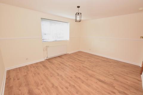 3 bedroom apartment to rent - Dunphail Drive, Glasgow, Glasgow, G34 0DB