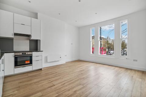 4 bedroom flat to rent, Chiswick High Road, London