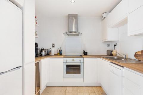 2 bedroom flat for sale, Compass House, Smugglers Way, London