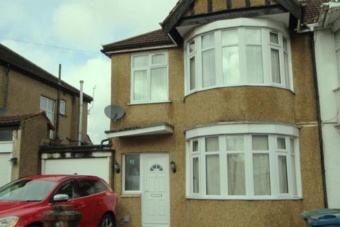 3 bedroom terraced house to rent, Alicia Avenue