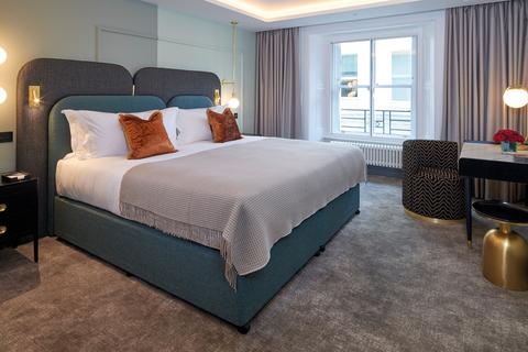 2 bedroom flat to rent, Hyde Park Gate, Kensington, London