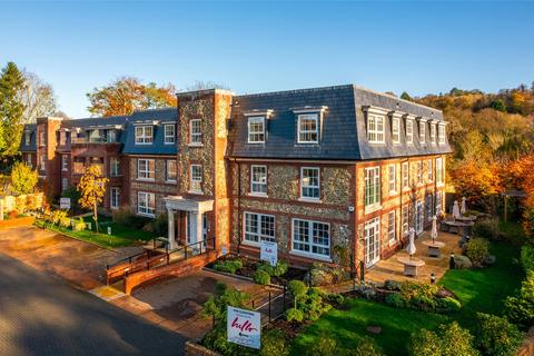 1 bedroom apartment for sale, The Cloisters, High Street, Great Missenden, Buckinghamshire, HP16