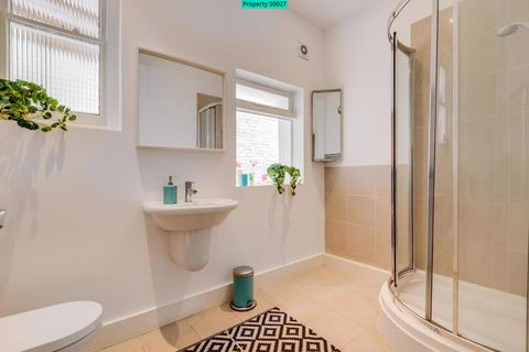 2 bedroom flat to rent - 18A Finborough Road, London, SW10