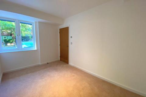 1 bedroom apartment to rent, Trinity Place, Woking GU21