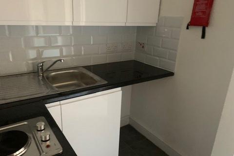 Studio to rent - West End Lane, West Hampstead NW6