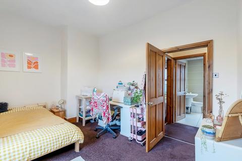 28 Ash Grove, Ilkley, LS29 8EP