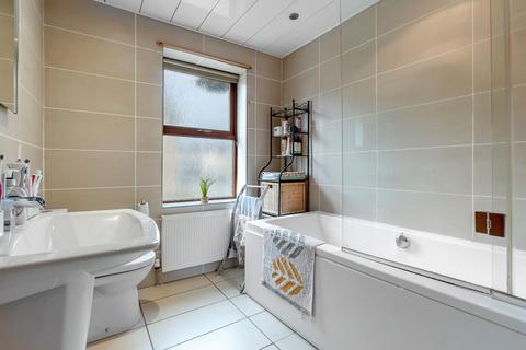 28 Ash Grove, Ilkley, LS29 8EP
