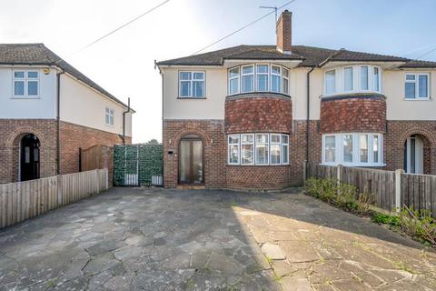 16 Redleaves Avenue, Ashford, TW15 1LD