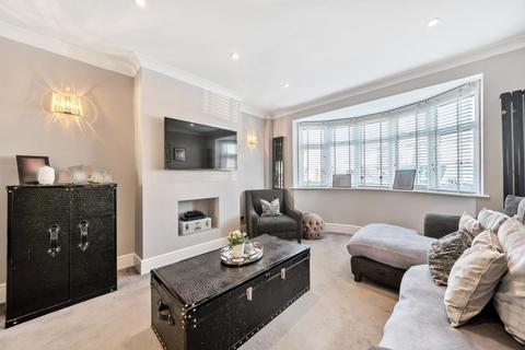16 Redleaves Avenue, Ashford, TW15 1LD