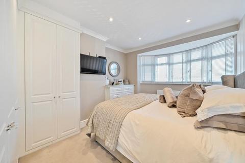 16 Redleaves Avenue, Ashford, TW15 1LD