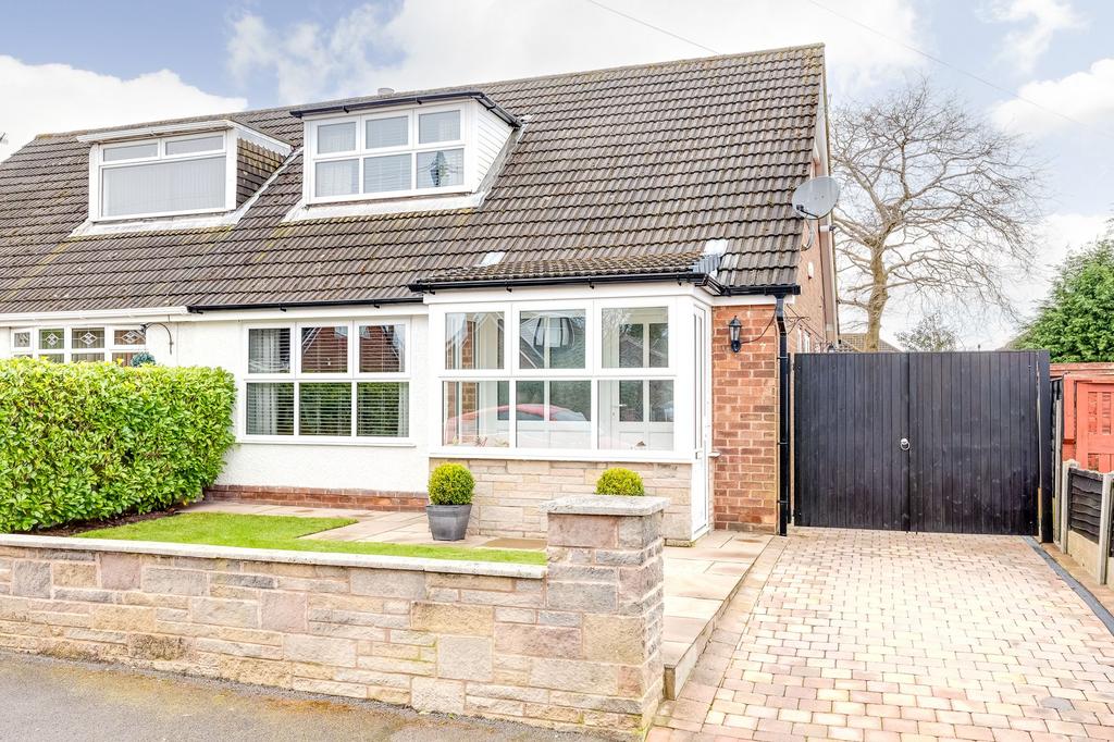 Orrell, Wigan WN5 3 bed semidetached bungalow for sale £240,000