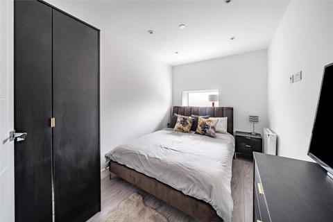 1 bedroom apartment to rent, Aviv Place, Addlestone KT15