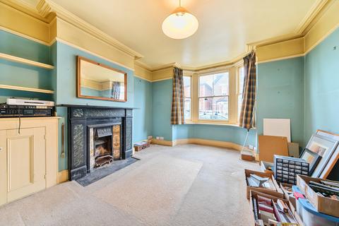 42 Artillery Road, Guildford, GU1 4NW