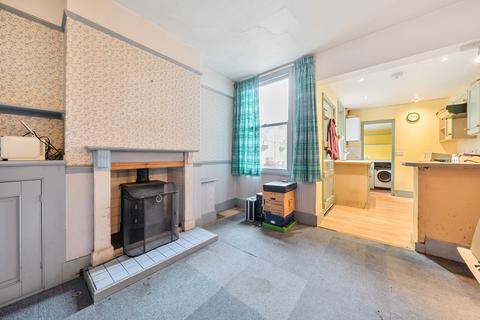 42 Artillery Road, Guildford, GU1 4NW