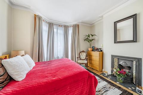 2 bedroom flat for sale, Rotherwood Road, Putney