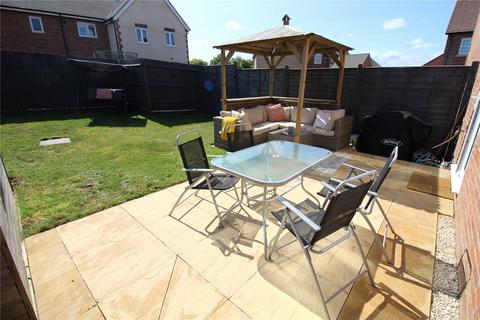 10 Fortuna Road, Blunsdon, Swindon, SN26 7AT