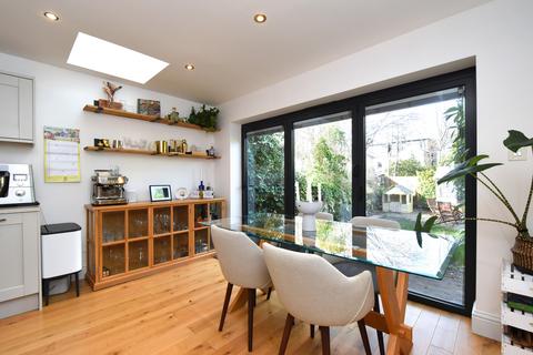 5 Bromley Crescent, Bromley, BR2 0HA