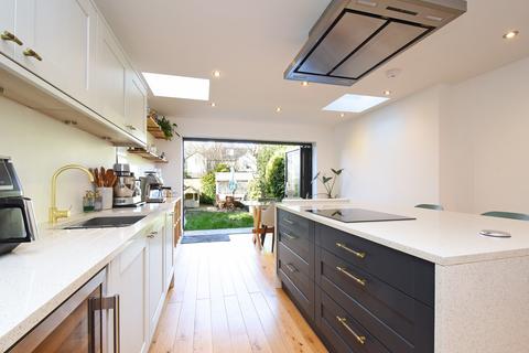 5 Bromley Crescent, Bromley, BR2 0HA