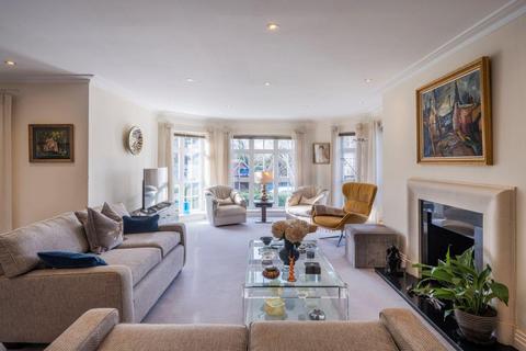 3 bedroom apartment for sale, Mountview Close, Hampstead Garden Suburb, London, NW11