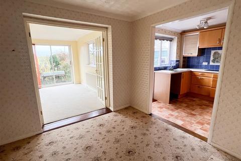 14 Bathurst Road, Staplehurst, Tonbridge, TN12 0LG