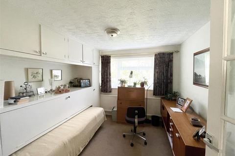 12 Bathurst Road, Staplehurst, Tonbridge, TN12 0LG