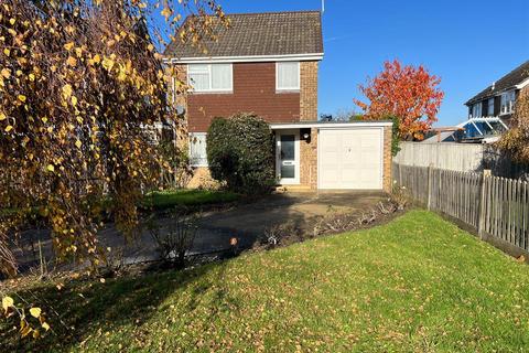 2 Benden Close, Staplehurst, Tonbridge, TN12 0SD