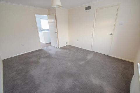2 Benden Close, Staplehurst, Tonbridge, TN12 0SD