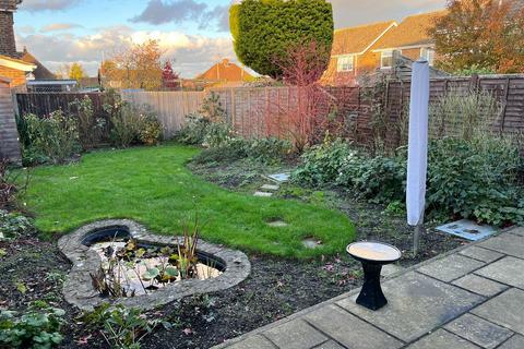 2 Benden Close, Staplehurst, Tonbridge, TN12 0SD