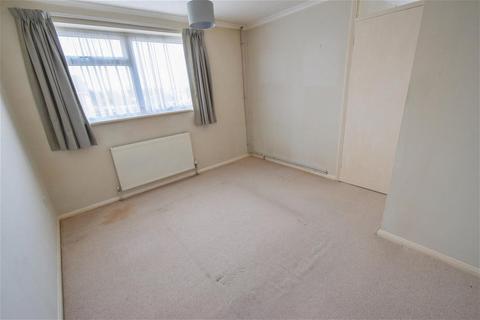 2 Benden Close, Staplehurst, Tonbridge, TN12 0SD