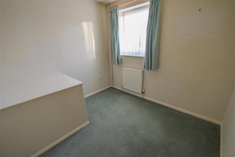 2 Benden Close, Staplehurst, Tonbridge, TN12 0SD