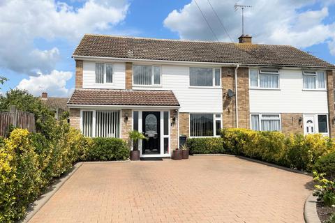 4 bedroom semi-detached house for sale, Iden Crescent, Staplehurst