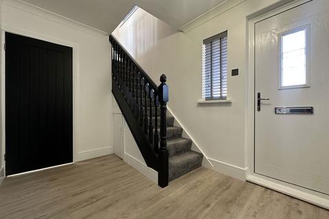 3 bedroom semi-detached house for sale - Windermere Crescent, Jarrow, Tyne and Wear, NE32 4EU