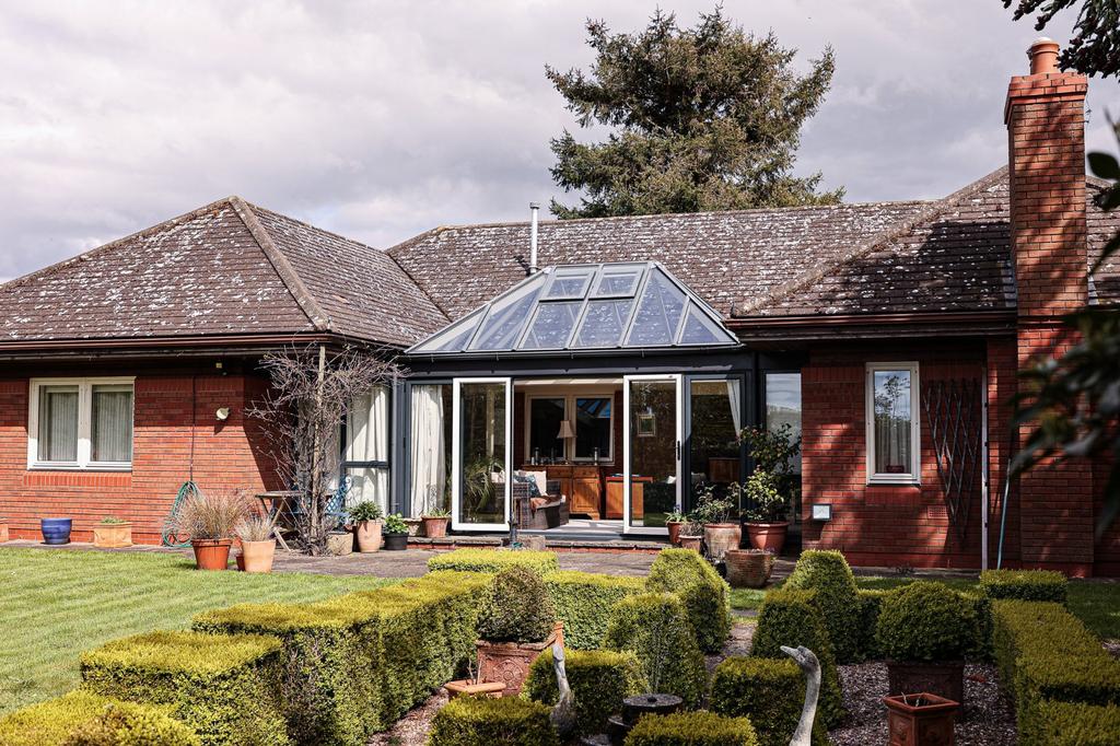 Lyth Hill, Lyth Bank, Shrewsbury... 3 bed detached house for sale £