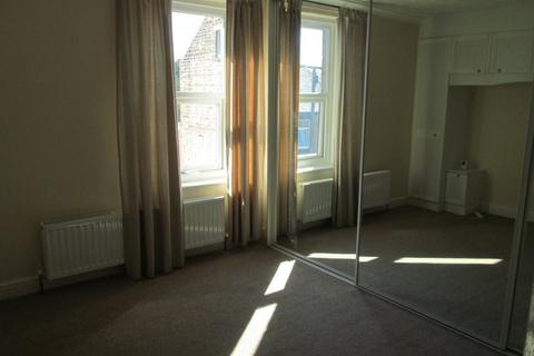2 bedroom house to rent, High Street, Worsbrough