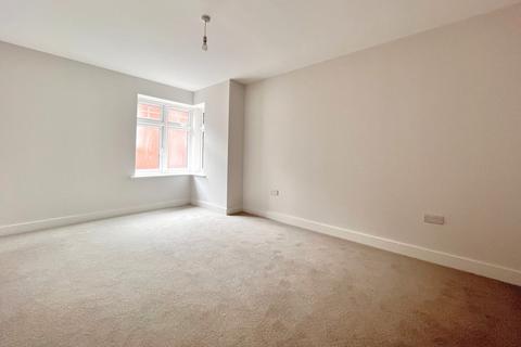 2 bedroom flat to rent, Aris House, Lymington Road, Highcliffe, Dorset. BH23 5GD
