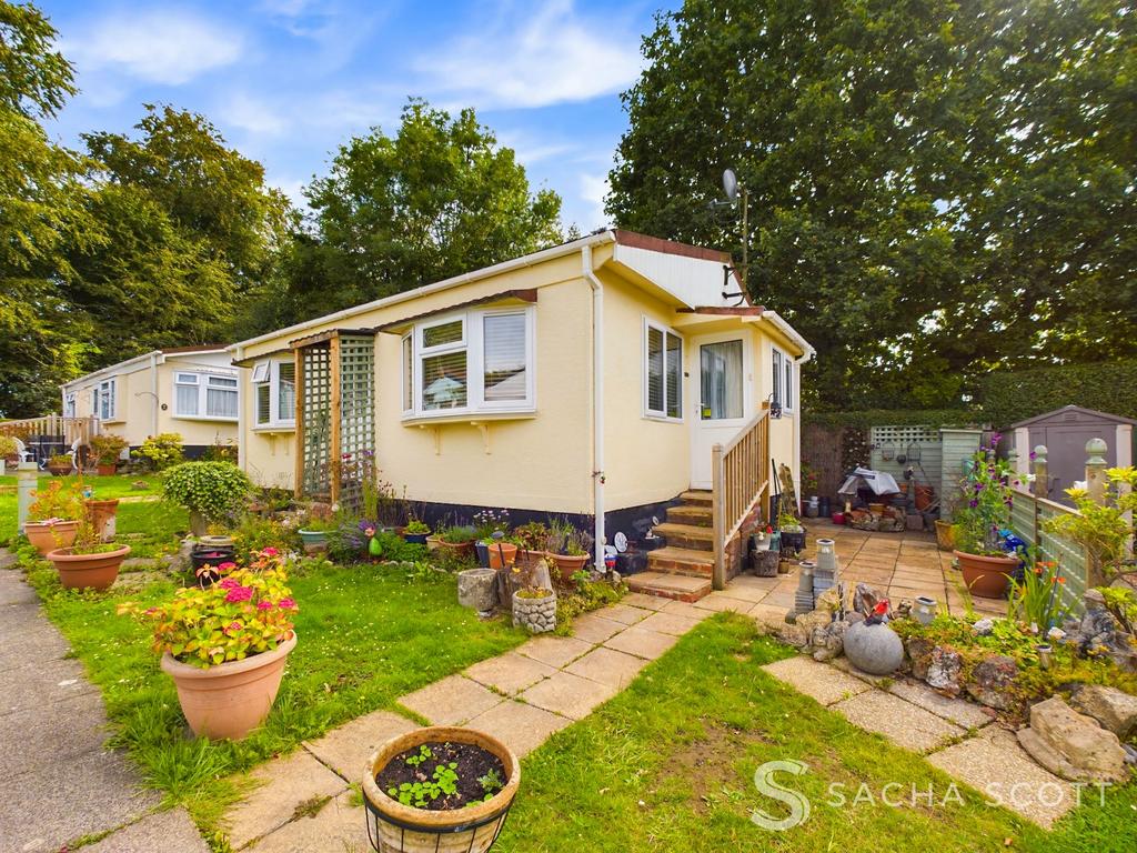 Tadworth, Tadworth KT20 2 bed park home for sale £125,000