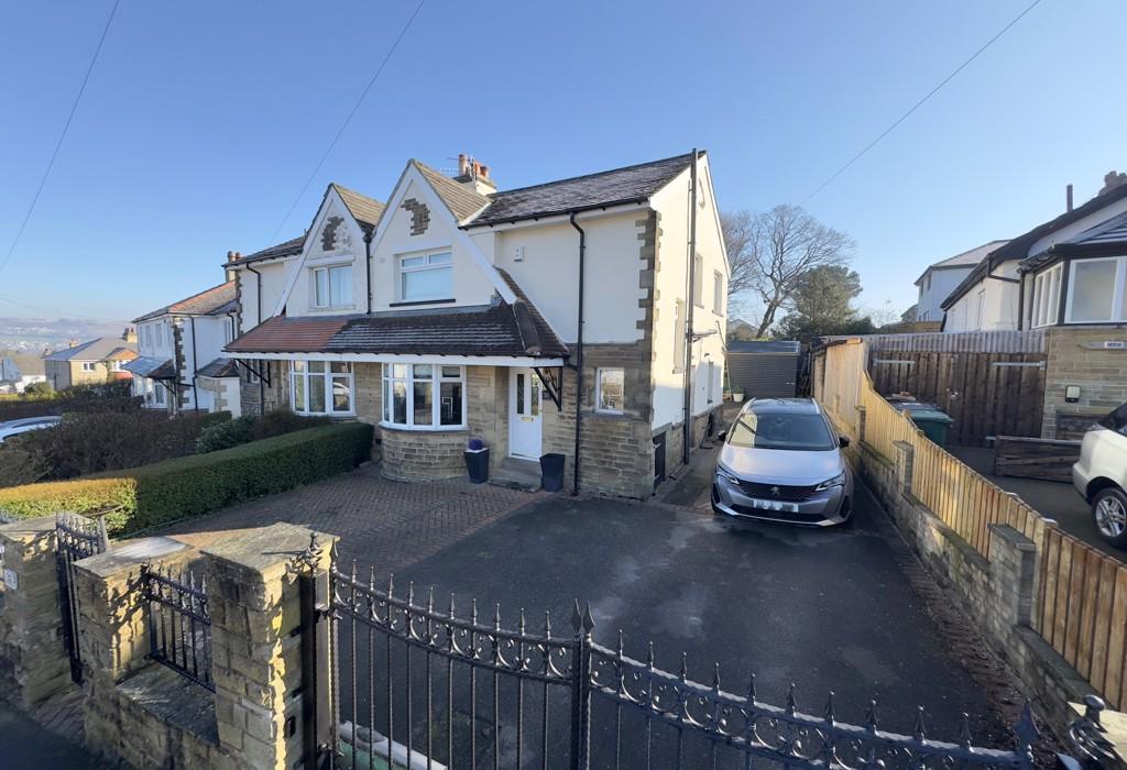 Moorhead Crescent, Moorhead, Shipley, West Yorkshire 3 bed semidetached house for sale £275,000