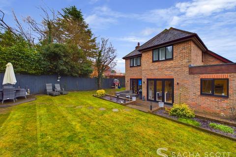 4 bedroom detached house for sale, Walnut Grove, Banstead, SM7