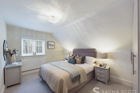 3 bedroom chalet for sale, Chalet Bungalow, Maplehurst Gardens