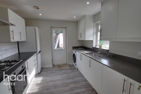 5 bedroom semi-detached house to rent, Uxbridge