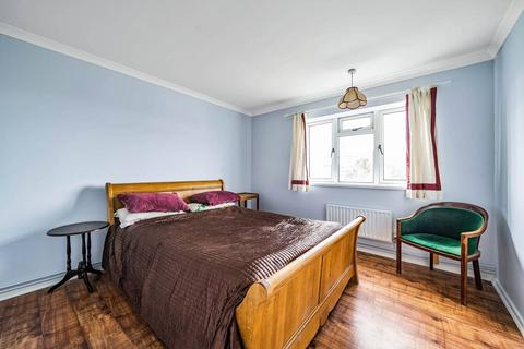 3 bedroom flat for sale, Knox Court, Studley Road, Stockwell, London, SW4