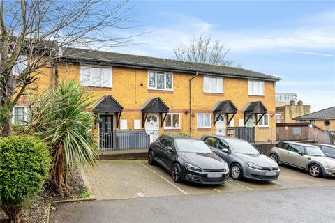 8 Walt Whitman Close, London, SE24 0QX