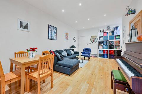 2 bedroom flat for sale - Twyford Avenue, Acton, London, W3